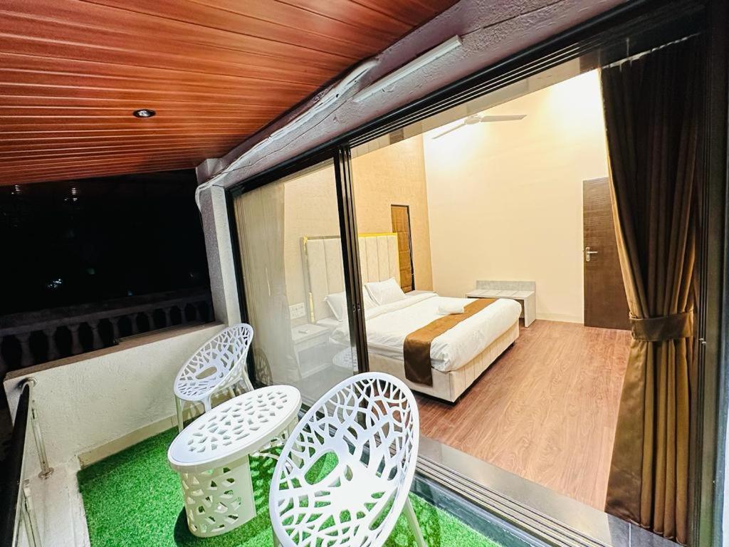 Casa Majestic Lonavala Villa Exterior photo